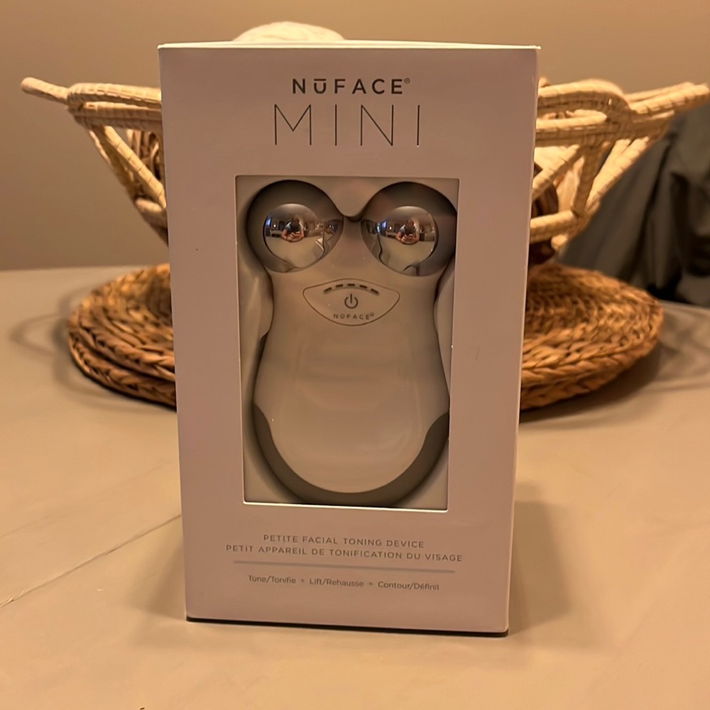 Nuface mini facial micro current tool